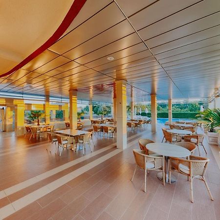 Hotel Lion Улцинь Екстер'єр фото
