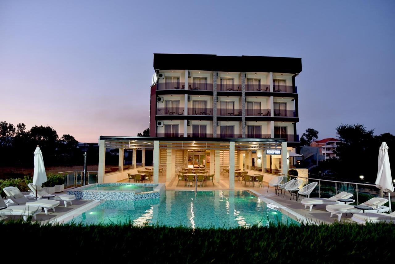 Hotel Lion Улцинь Екстер'єр фото