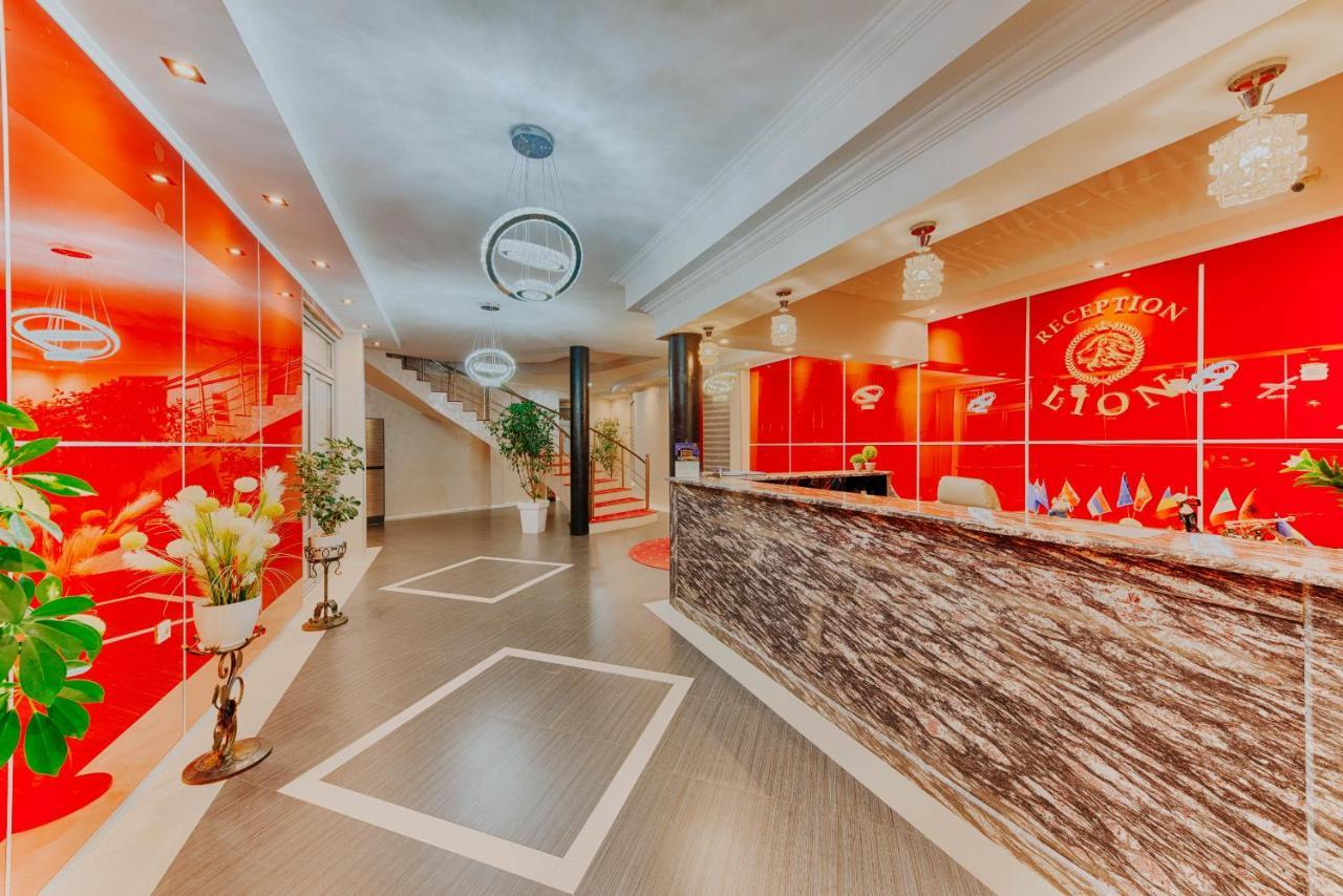 Hotel Lion Улцинь Екстер'єр фото